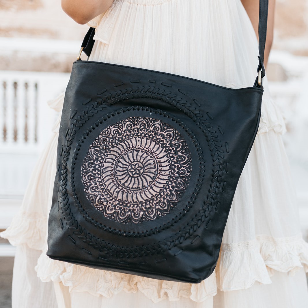 BOHEMIAN LEATHER BAG, Vintage Hippie Purse, Unique Women's Boho Crossbody  Bag, Western Saddle Bag, Moroccan Berber Bag, Native American - Etsy