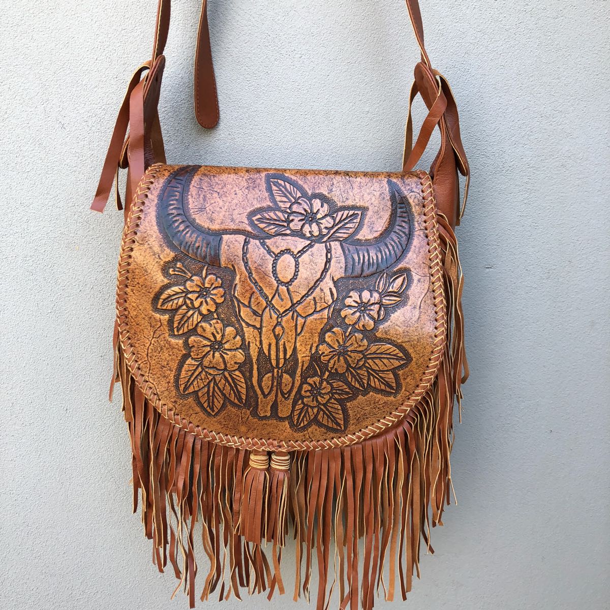 HAND TOOLED BUFFALO & FRINGE SADDLE BAG Shoe Shu