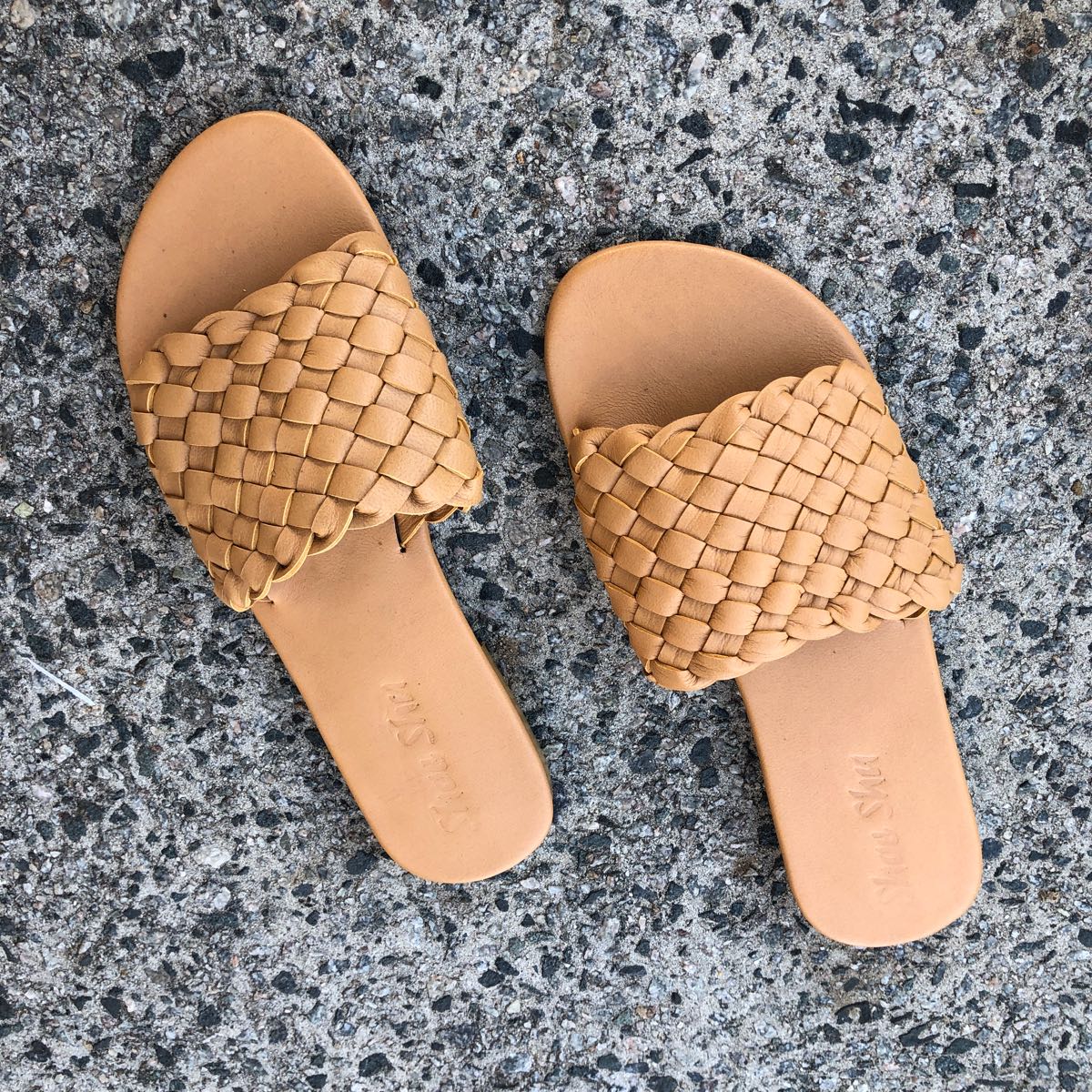 LEATHER WOVEN SLIDE Shoe Shu