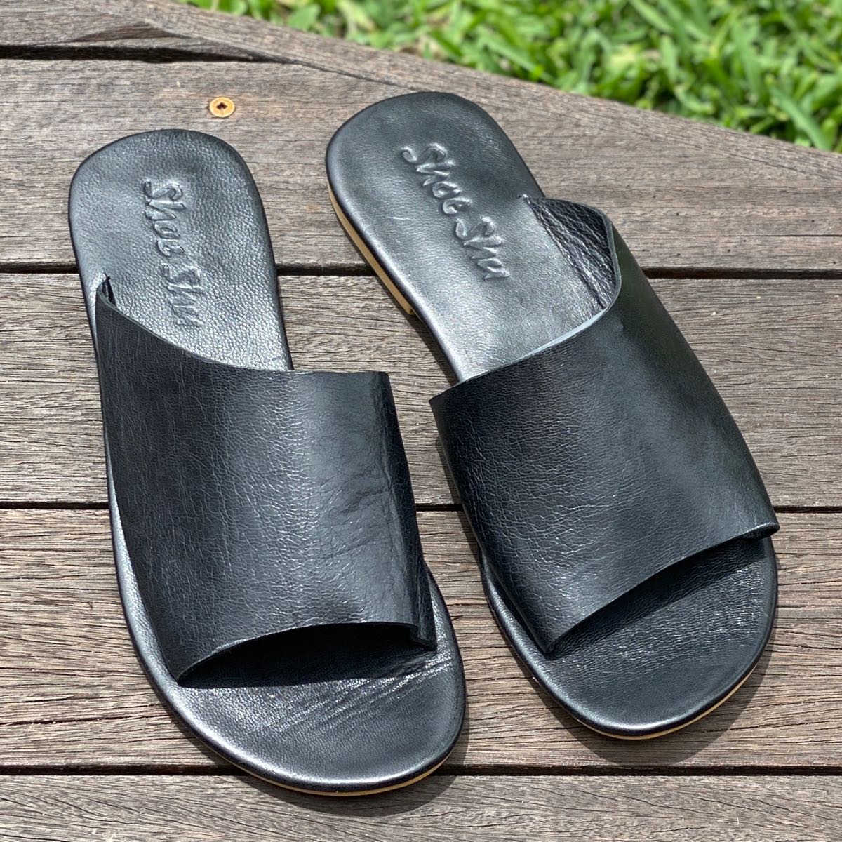 slides leather