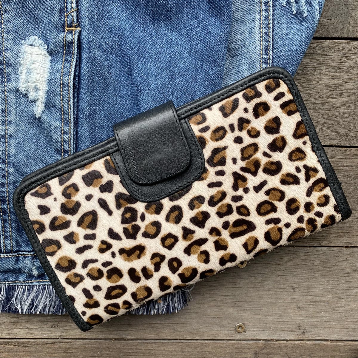 HIDE LARGE TRAVEL WALLET Shoe Shu